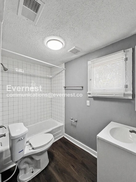 Building Photo - 749 Bey St