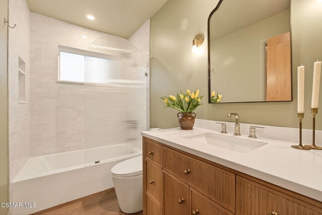 Building Photo - 734 Calle Margarita