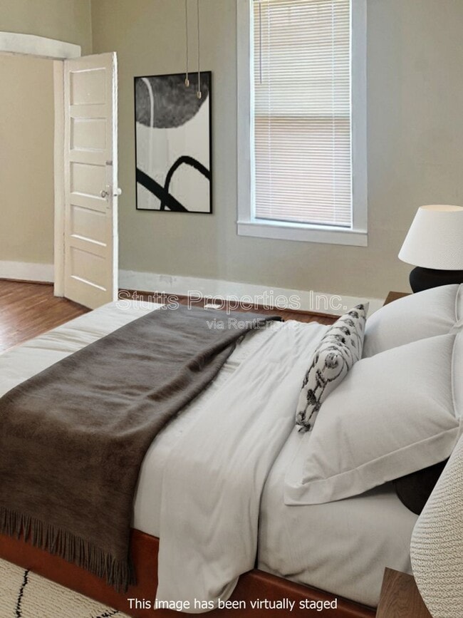 Building Photo - 713 Meridian St