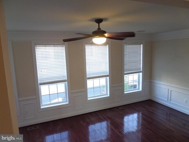 Building Photo - 15998 Greymill Manor Dr
