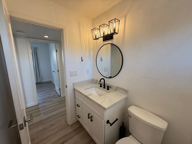 Building Photo - Updated 3-bedroom single story in Oakdale!