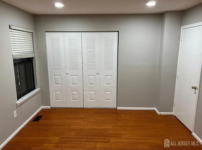 Building Photo - 269 Bromley Pl