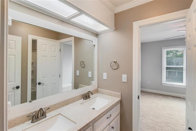 Building Photo - 307 Long Cove Dr