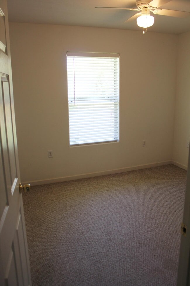 Building Photo - 8617 Olivera St