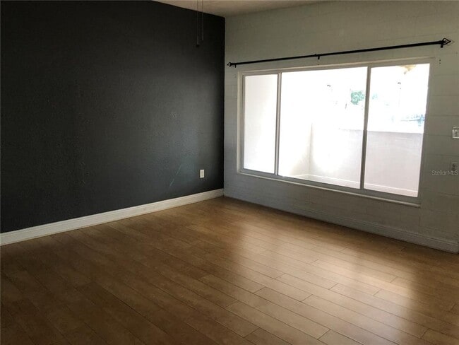 Building Photo - 3 Lotus Lake Dr