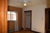 Building Photo - 422 Vassar Dr SE