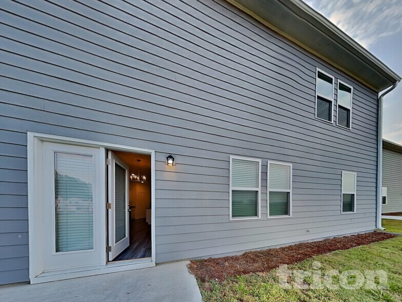 Building Photo - 192 Hynes St