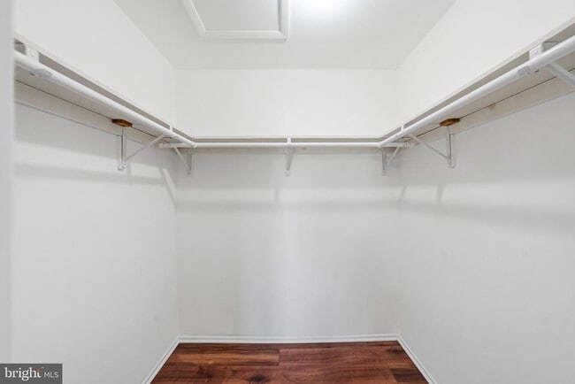 Building Photo - 4215C Aberdeen Dr