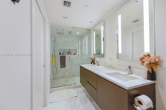 Building Photo - 1451 Brickell Ave