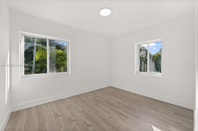 Building Photo - 1801 SW 5th St