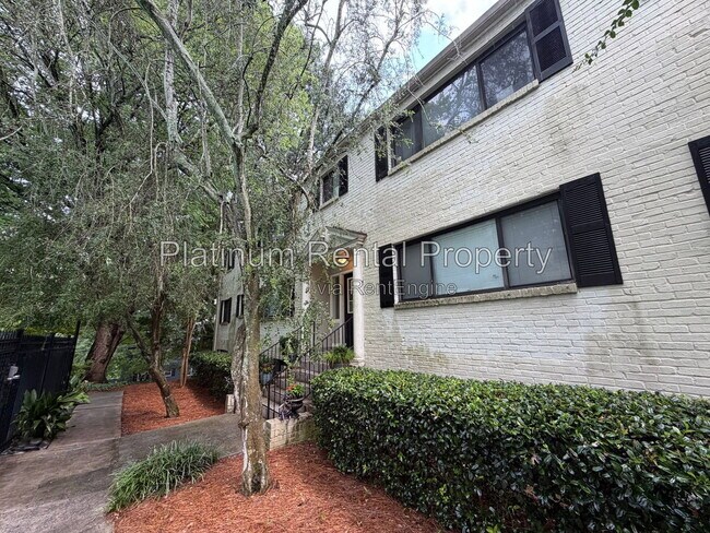 Building Photo - 870 Glendale Terrace NE