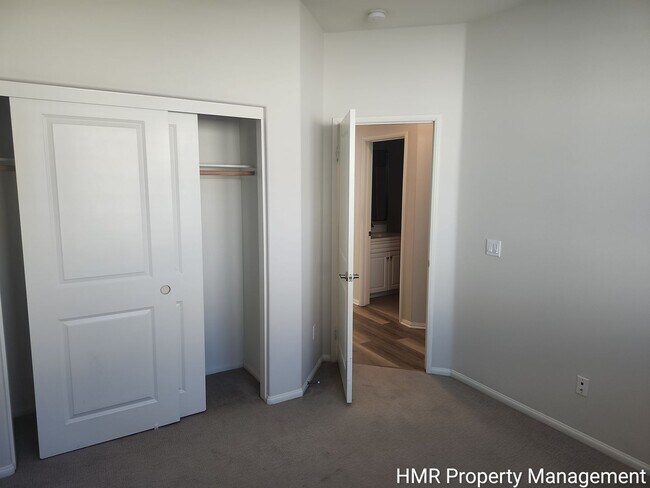 Building Photo - Modern 3-Story Townhouse