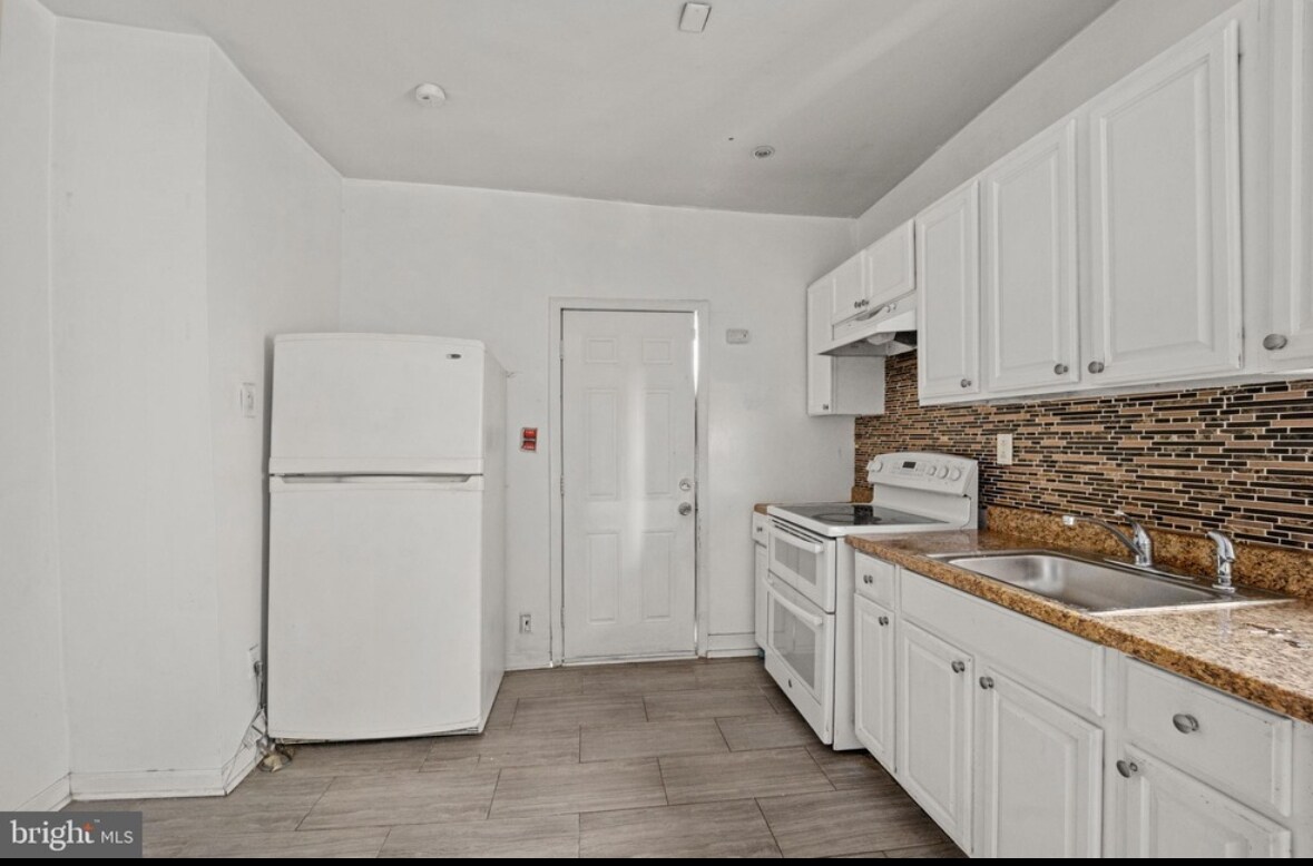 Building Photo - 5106 Parkside Ave