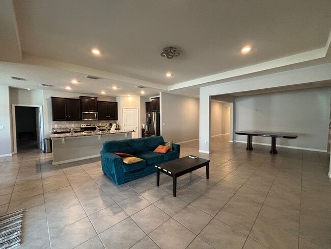 Building Photo - Large home in central Ocala location - Won't last