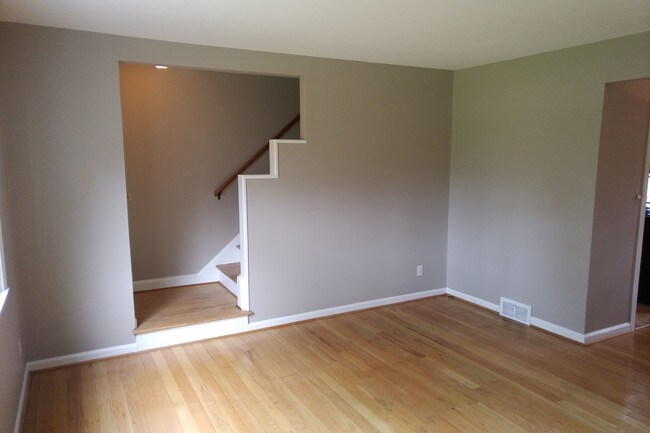 Front Room - 712 Graefield Ct