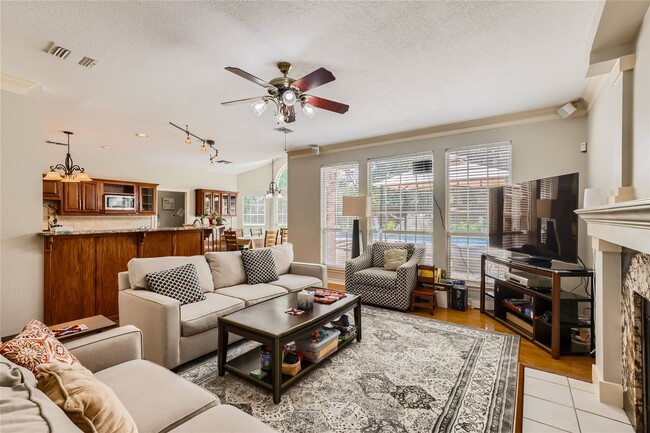 Building Photo - Stunning Home in Guard Gated Community ~ I...