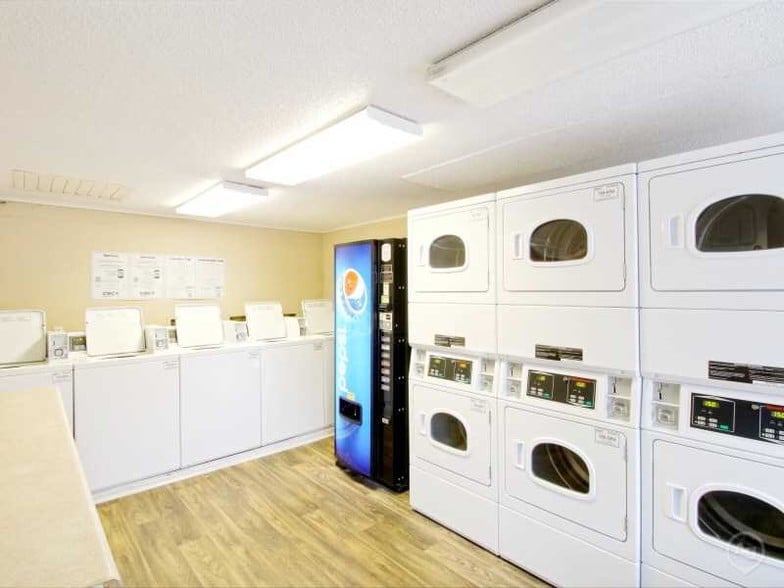 Primary Photo - Lynn Haven Cove Apartments