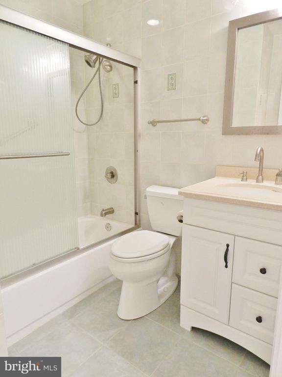 Building Photo - 4235 Fox Lake Dr