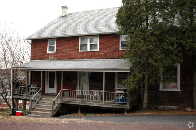 Primary Photo - 150 Perkiomen Ave