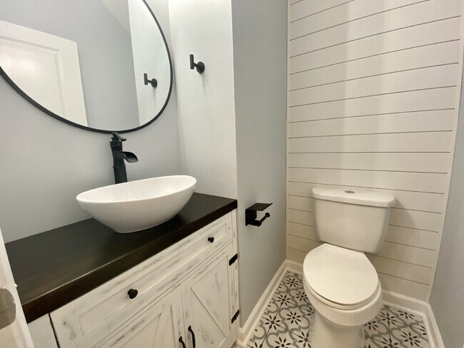 Building Photo - Five Bedroom Single Family Home in Cypress Ridge!