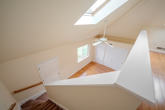 Building Photo - 360 Littleton Rd