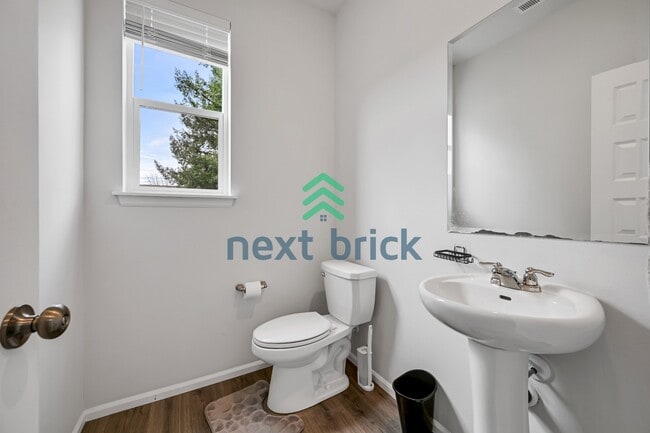 Building Photo - 909 Wyndham Pl