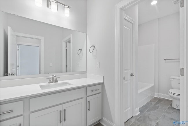 Building Photo - 121 Iberville St