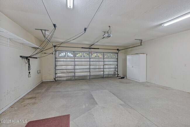 Building Photo - 100 Iverson Ln