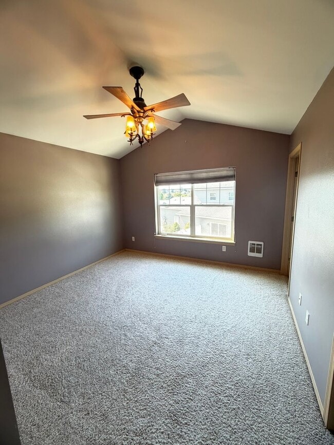 Building Photo - 2 Story West Side Kalispell Townhouse