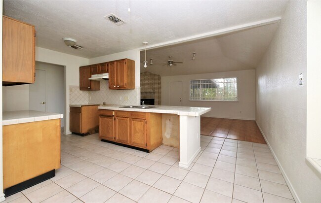 Building Photo - 14211 Timberhaven Dr