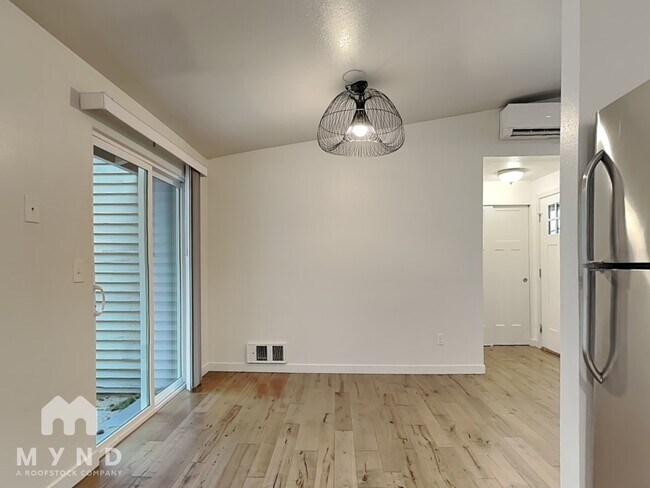 Building Photo - 11709 NE 98th St