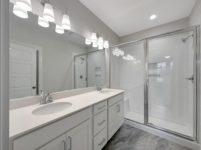 Building Photo - 260 Symphony Ave