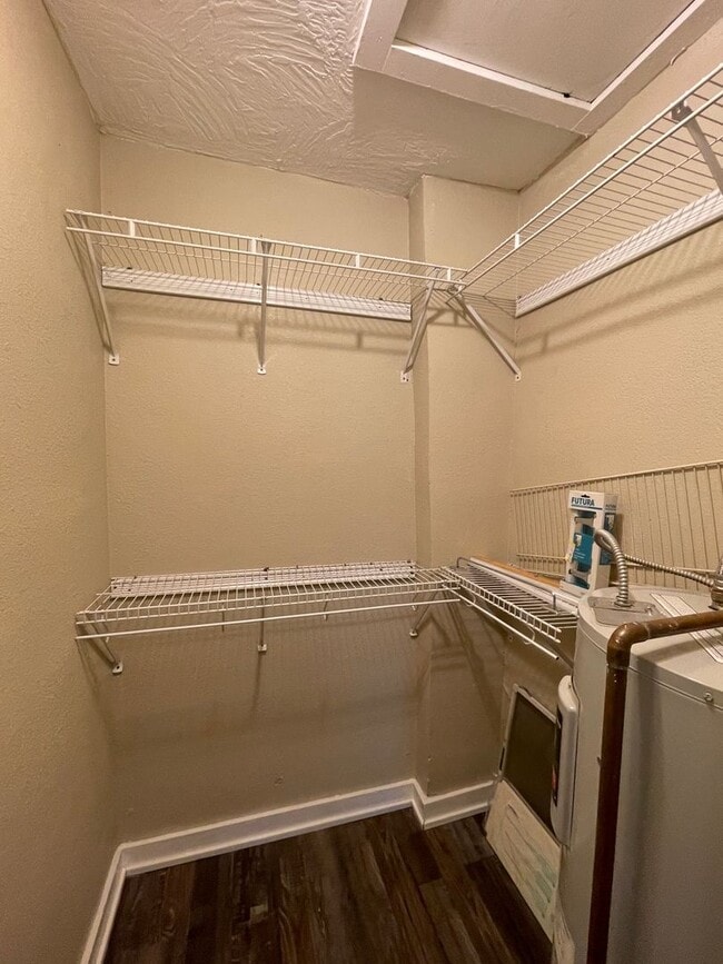 Building Photo - 1327 N Robberson Ave