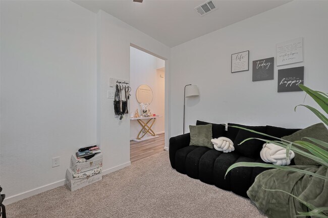 Building Photo - 21611 Shadowbrook Birch Dr