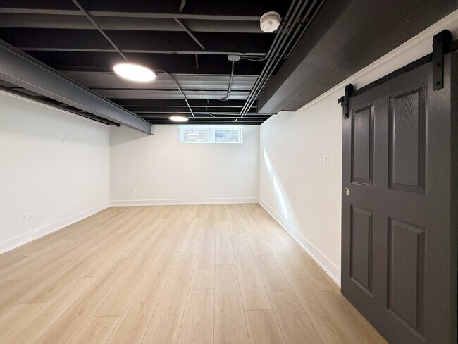 Building Photo - 3103 N Wilshire Ln
