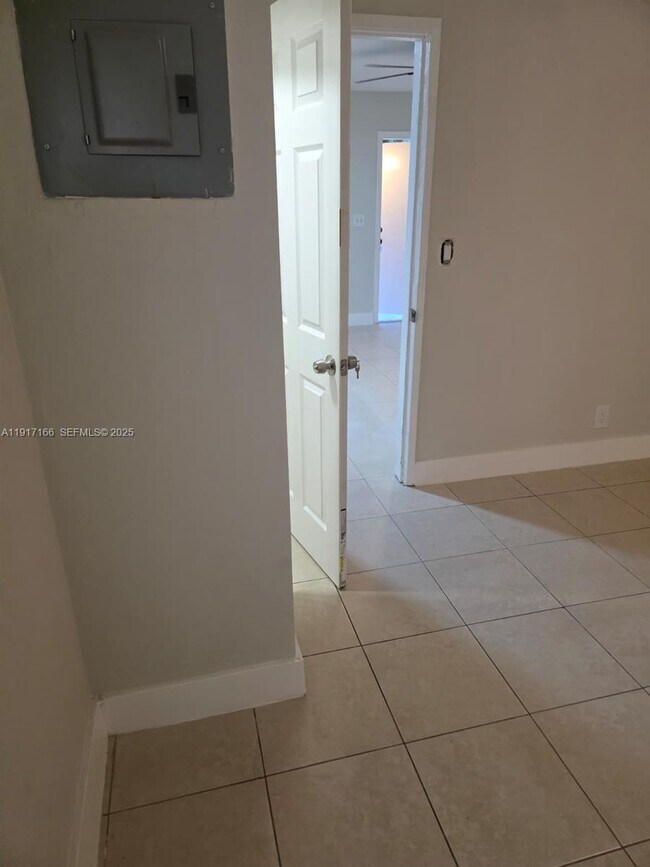 Building Photo - 435 NW 41st St