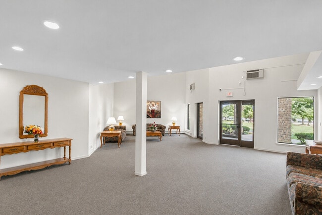 Building Photo - 1475 Rebecca Dr