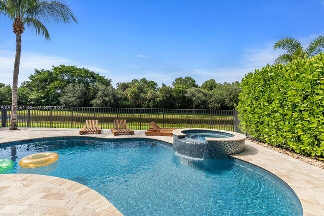 Building Photo - 9529 Eden Roc Ct