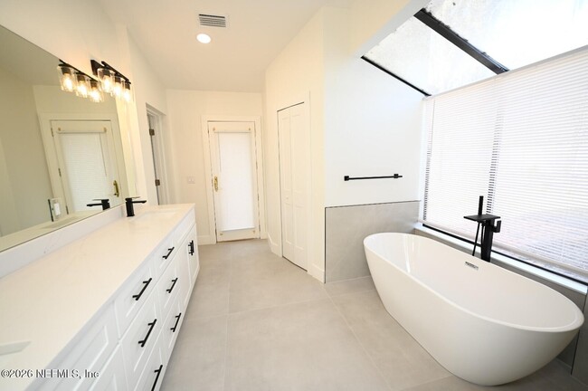 Building Photo - 4632 Corrientes Cir N