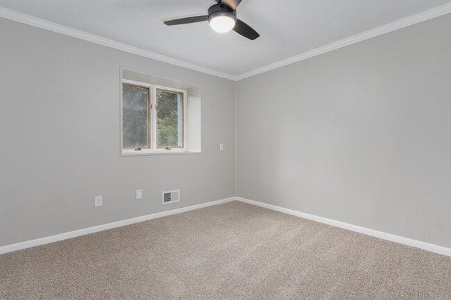 Building Photo - 400 Derby Ln