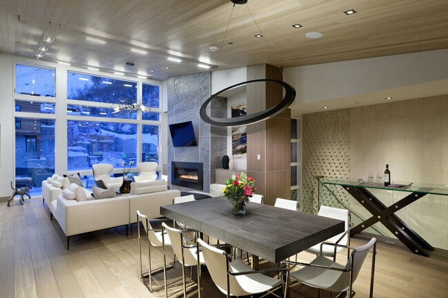 Building Photo - 126 Juan St