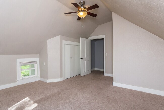 Building Photo - 369 Steele Rd