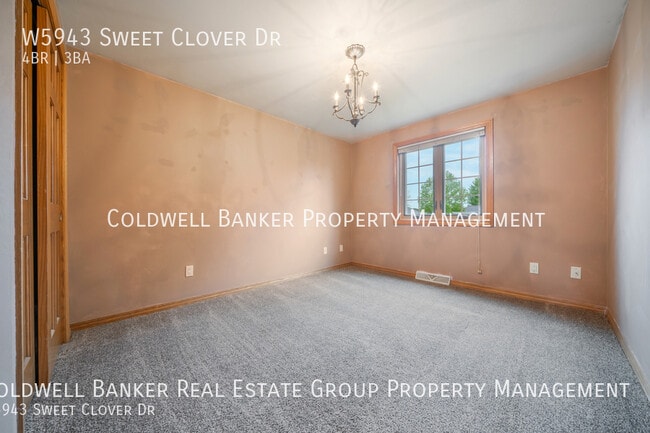 Building Photo - W5943 Sweet Clover Dr