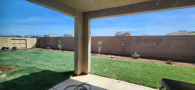 Building Photo - Brand New 4 Bedroom 3 Bathroom Home in Elk...