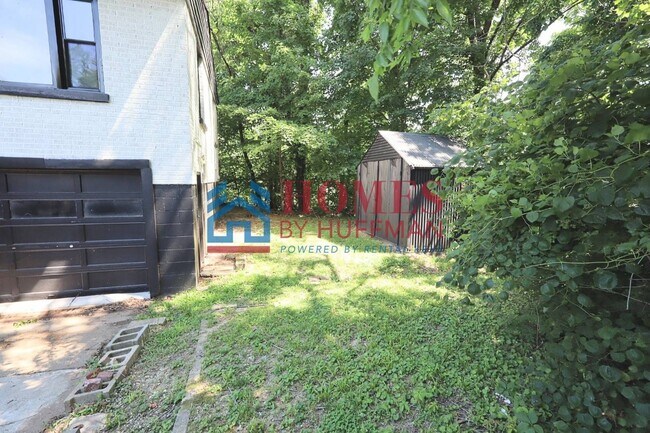 Building Photo - Three Bedroom House  | Attached Garage