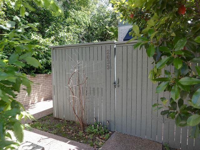 Building Photo - 2633 McCart Ave