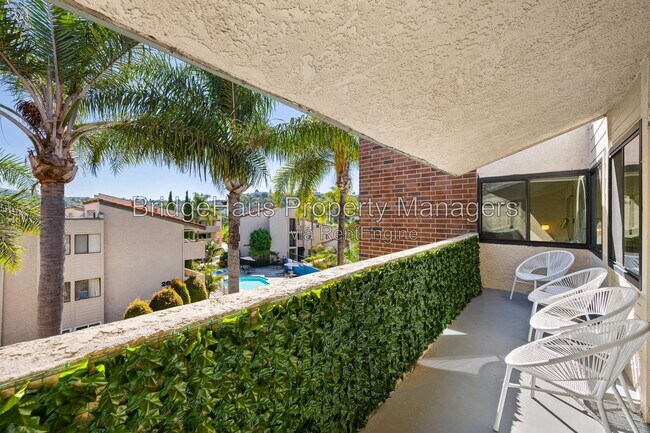 Building Photo - 2607 Pirineos Way