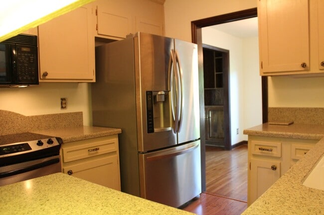 Building Photo - 3801 Stokes Ave