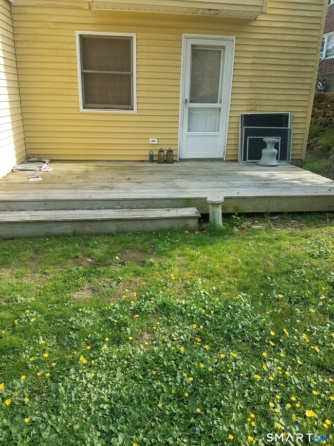 Building Photo - 72 Maple Tree Ave