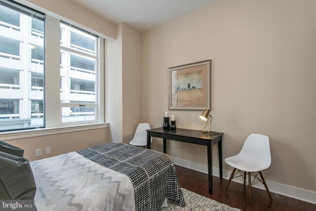 Building Photo - 1501 Locust St